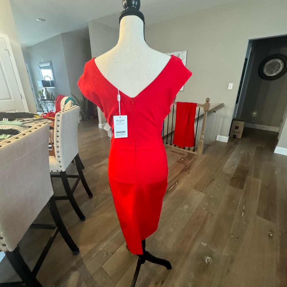 Dress - Picture 2 of 2